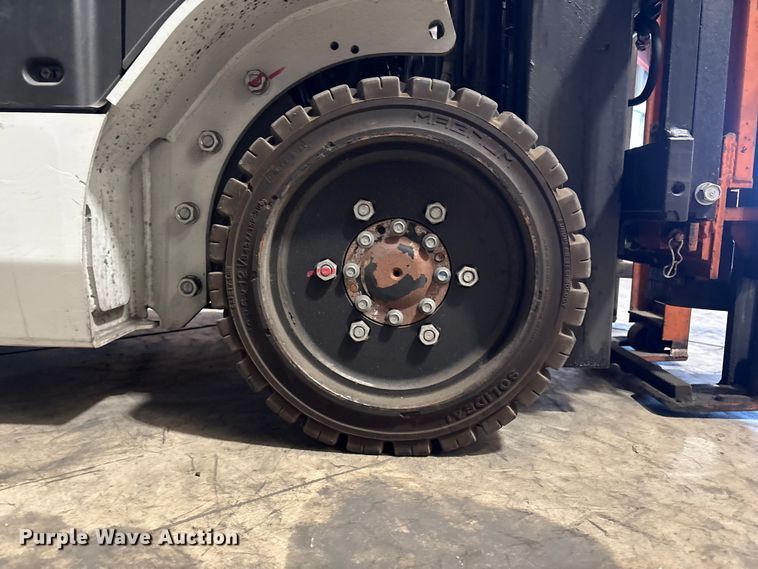 image for item EC8133 2017 UniCarriers CFS40 forklift