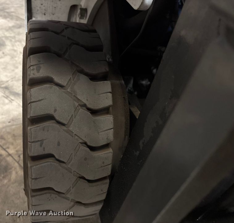 image for item EC8133 2017 UniCarriers CFS40 forklift