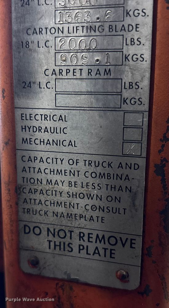 image for item EC8133 2017 UniCarriers CFS40 forklift