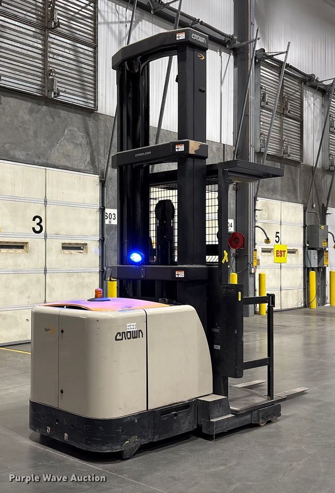 image for item EC8136 2018 Crown SP4050-30 order picker