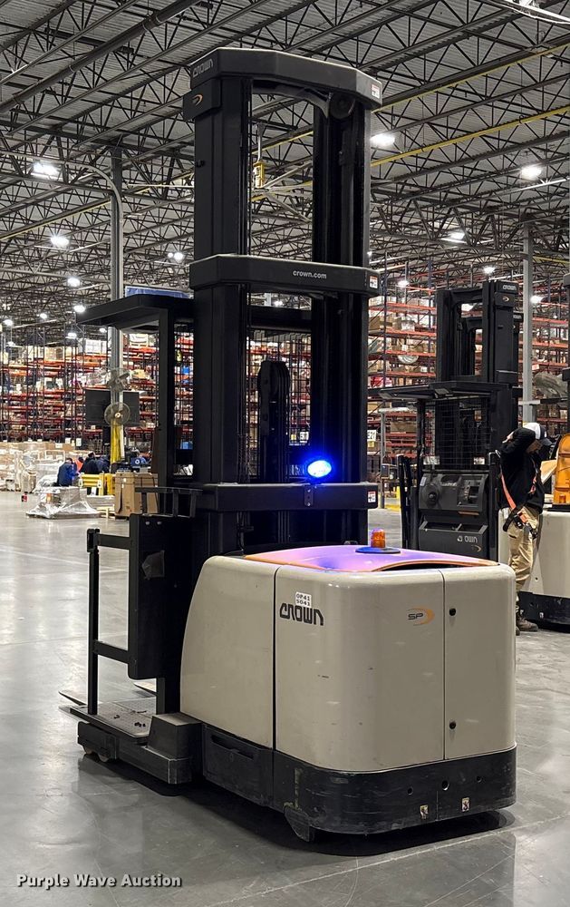 image for item EC8136 2018 Crown SP4050-30 order picker