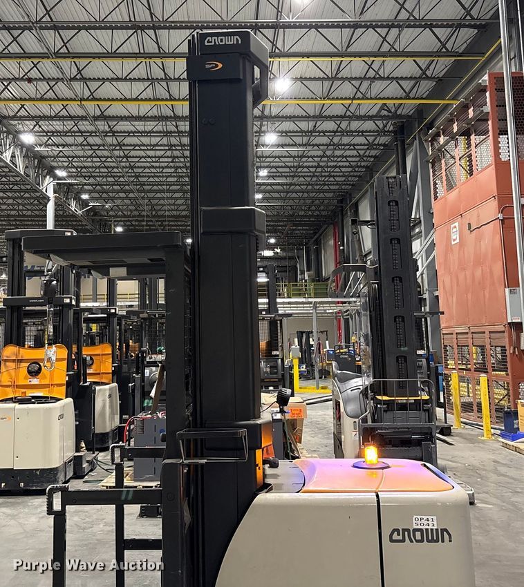 image for item EC8136 2018 Crown SP4050-30 order picker