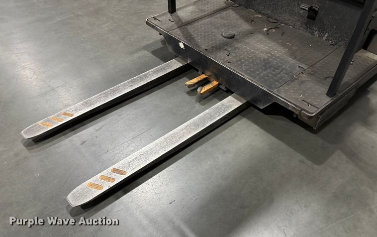 image for item EC8136 2018 Crown SP4050-30 order picker