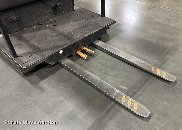 image for item EC8136 2018 Crown SP4050-30 order picker