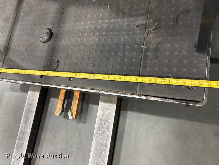 image for item EC8136 2018 Crown SP4050-30 order picker