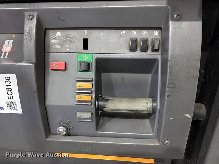 image for item EC8136 2018 Crown SP4050-30 order picker