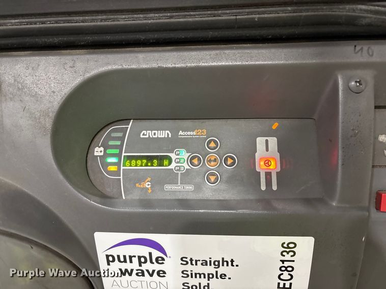 image for item EC8136 2018 Crown SP4050-30 order picker