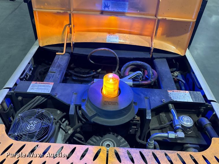 image for item EC8136 2018 Crown SP4050-30 order picker