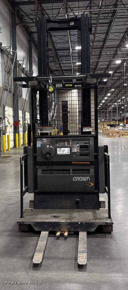 image for item EC8137 2018 Crown SP4050-30 order picker