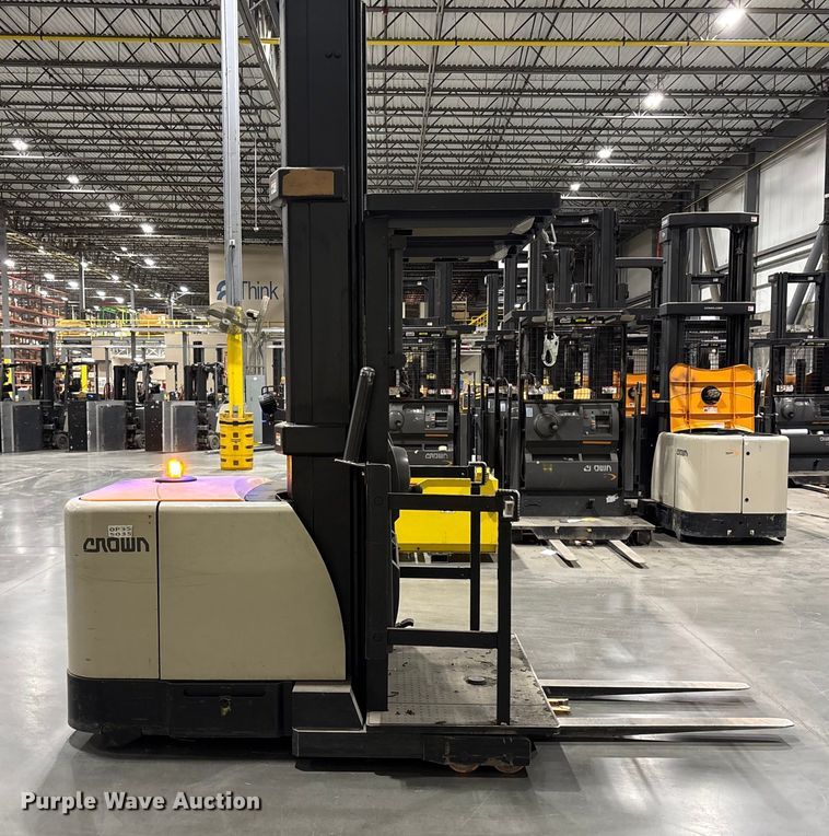 image for item EC8137 2018 Crown SP4050-30 order picker