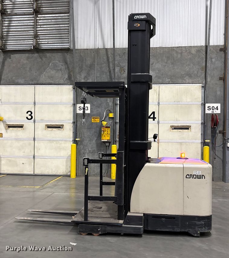 image for item EC8137 2018 Crown SP4050-30 order picker