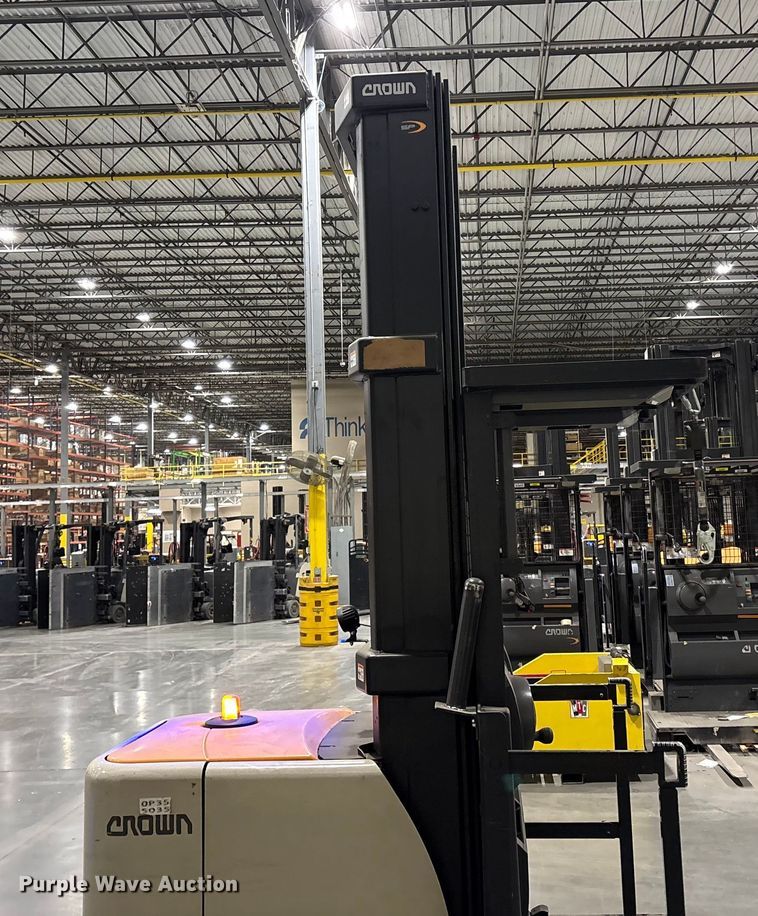 image for item EC8137 2018 Crown SP4050-30 order picker