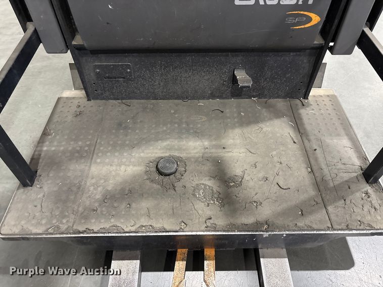 image for item EC8137 2018 Crown SP4050-30 order picker