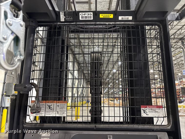 image for item EC8137 2018 Crown SP4050-30 order picker