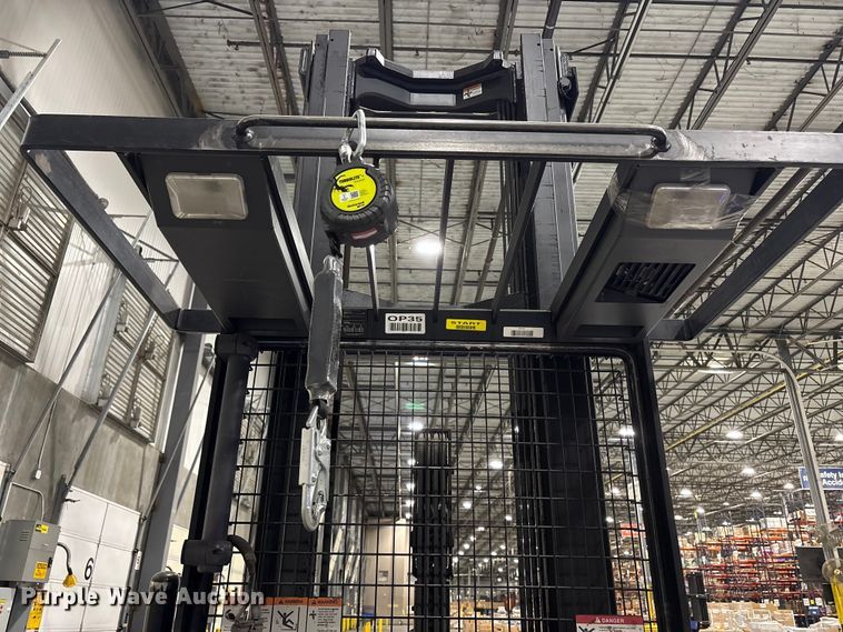 image for item EC8137 2018 Crown SP4050-30 order picker