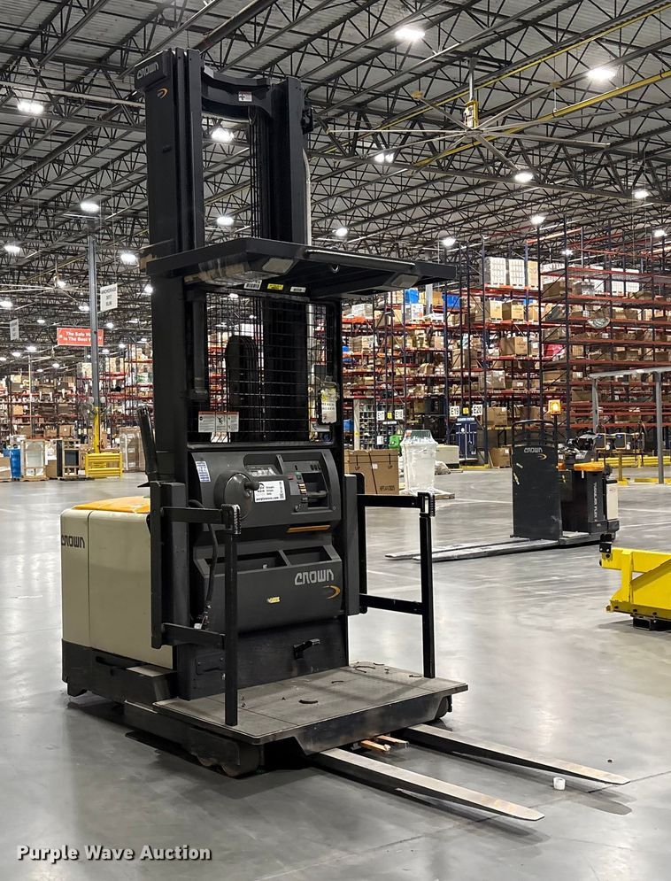 image for item EC8138 2018 Crown SP4050-30 order picker