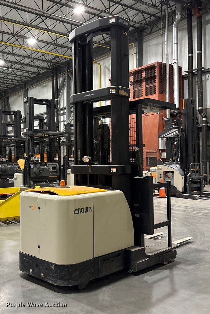 image for item EC8138 2018 Crown SP4050-30 order picker