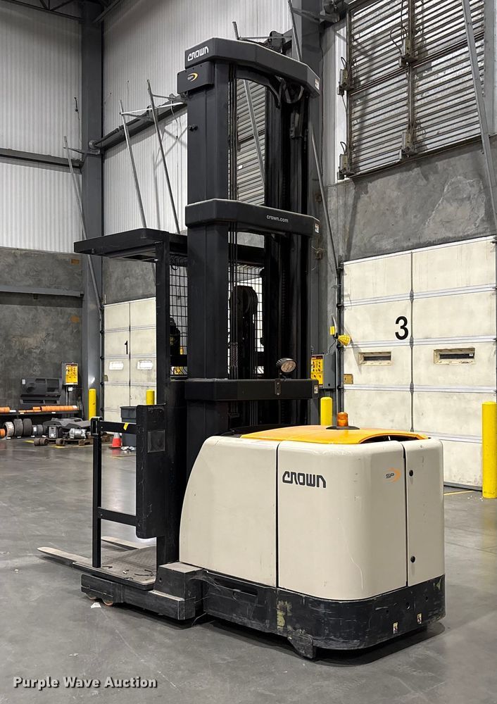 image for item EC8138 2018 Crown SP4050-30 order picker