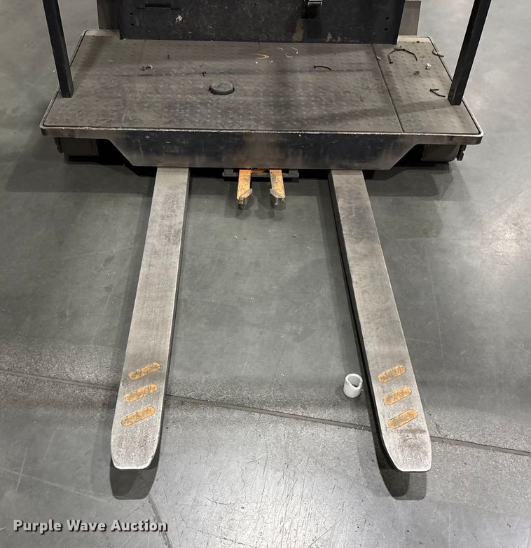 image for item EC8138 2018 Crown SP4050-30 order picker