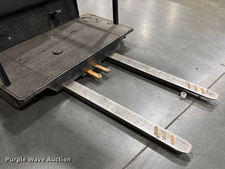 image for item EC8138 2018 Crown SP4050-30 order picker