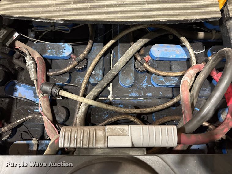 image for item EC8138 2018 Crown SP4050-30 order picker