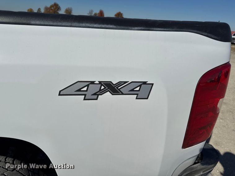 image for item ED1557 2009 Chevrolet Silverado 2500 HD pickup truck