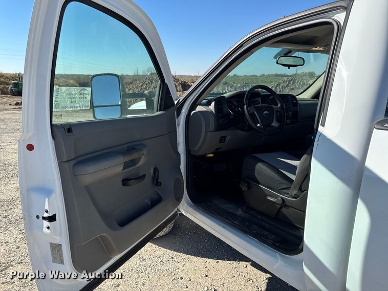 image for item ED1557 2009 Chevrolet Silverado 2500 HD pickup truck