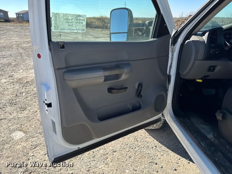 image for item ED1557 2009 Chevrolet Silverado 2500 HD pickup truck