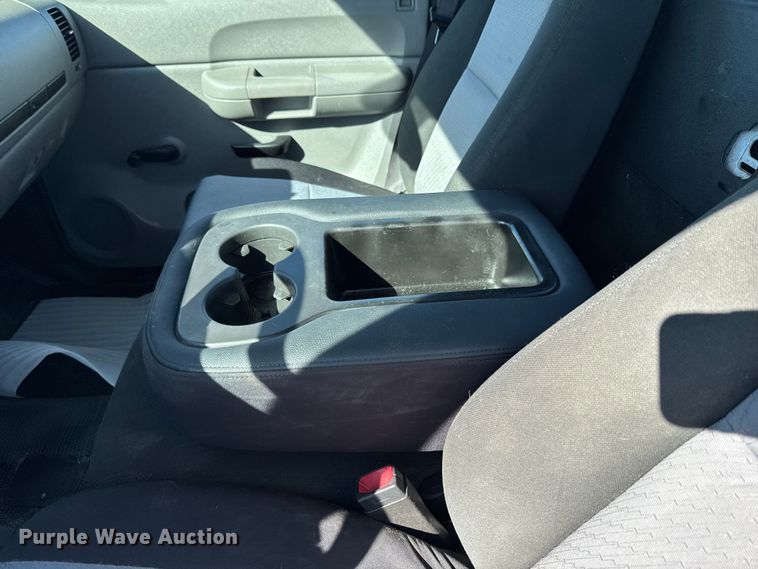 image for item ED1557 2009 Chevrolet Silverado 2500 HD pickup truck