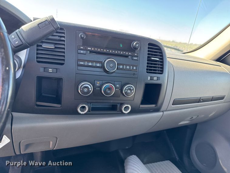 image for item ED1557 2009 Chevrolet Silverado 2500 HD pickup truck