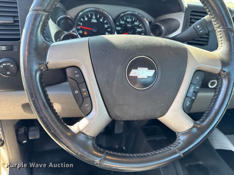 image for item ED1557 2009 Chevrolet Silverado 2500 HD pickup truck