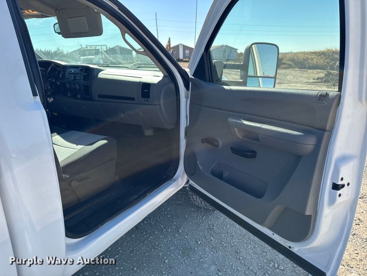 image for item ED1557 2009 Chevrolet Silverado 2500 HD pickup truck