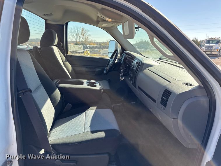 image for item ED1557 2009 Chevrolet Silverado 2500 HD pickup truck