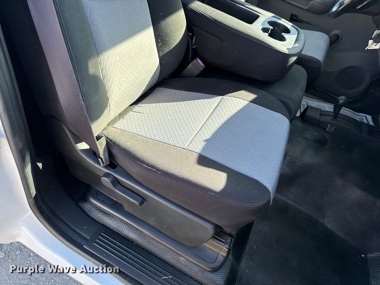 image for item ED1557 2009 Chevrolet Silverado 2500 HD pickup truck