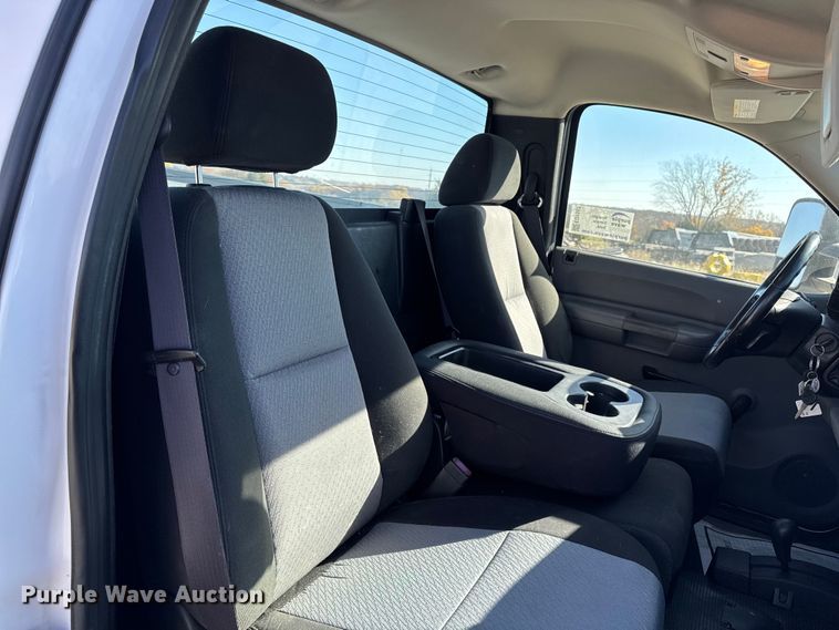 image for item ED1557 2009 Chevrolet Silverado 2500 HD pickup truck