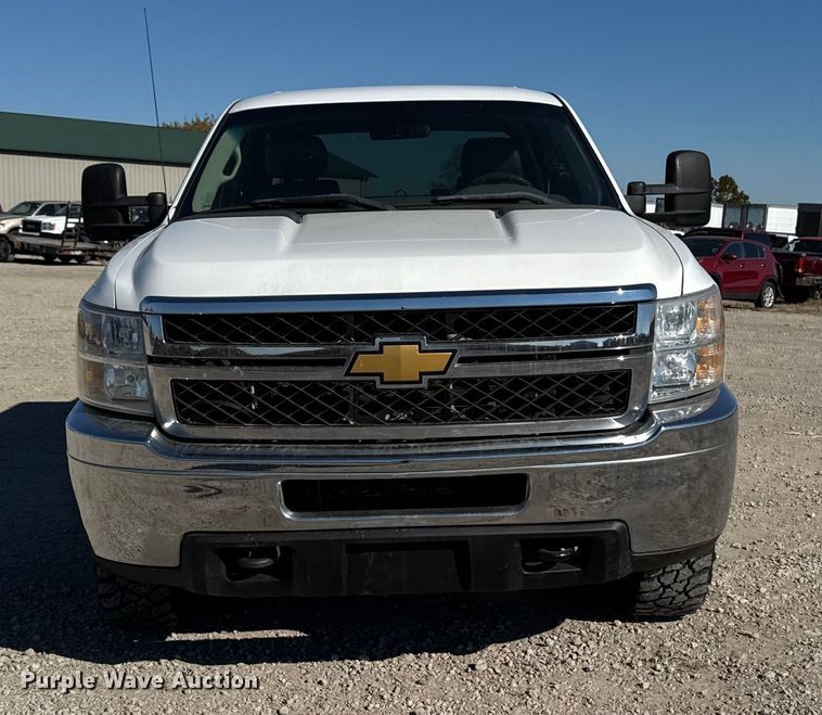 image for item ED1558 2012 Chevrolet Silverado 2500 HD Crew Cab pickup truck