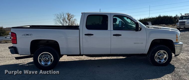 image for item ED1558 2012 Chevrolet Silverado 2500 HD Crew Cab pickup truck