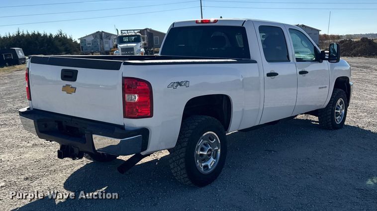 image for item ED1558 2012 Chevrolet Silverado 2500 HD Crew Cab pickup truck