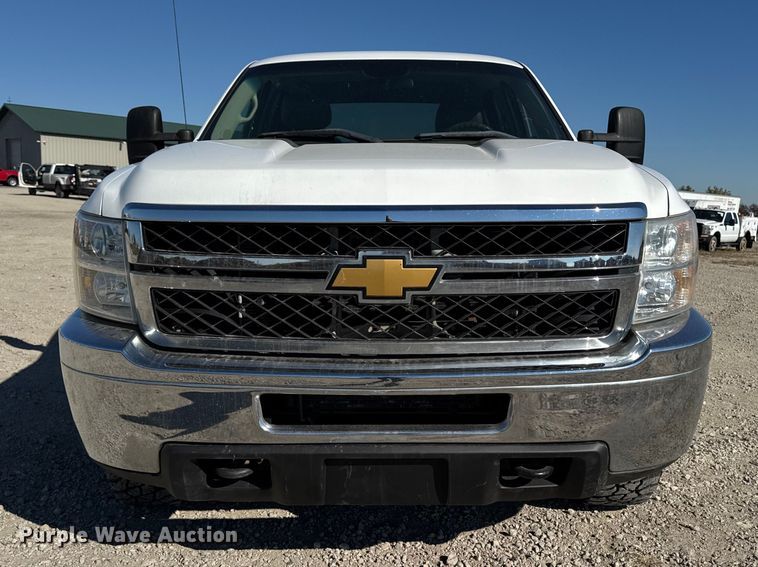image for item ED1558 2012 Chevrolet Silverado 2500 HD Crew Cab pickup truck
