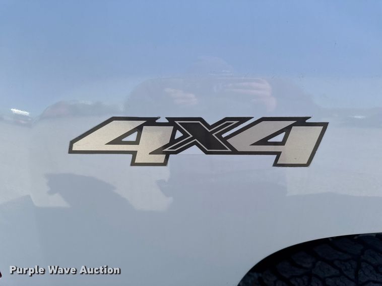 image for item ED1558 2012 Chevrolet Silverado 2500 HD Crew Cab pickup truck