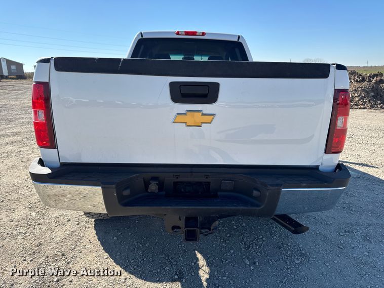 image for item ED1558 2012 Chevrolet Silverado 2500 HD Crew Cab pickup truck