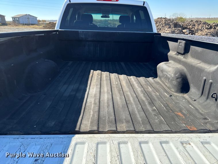 image for item ED1558 2012 Chevrolet Silverado 2500 HD Crew Cab pickup truck