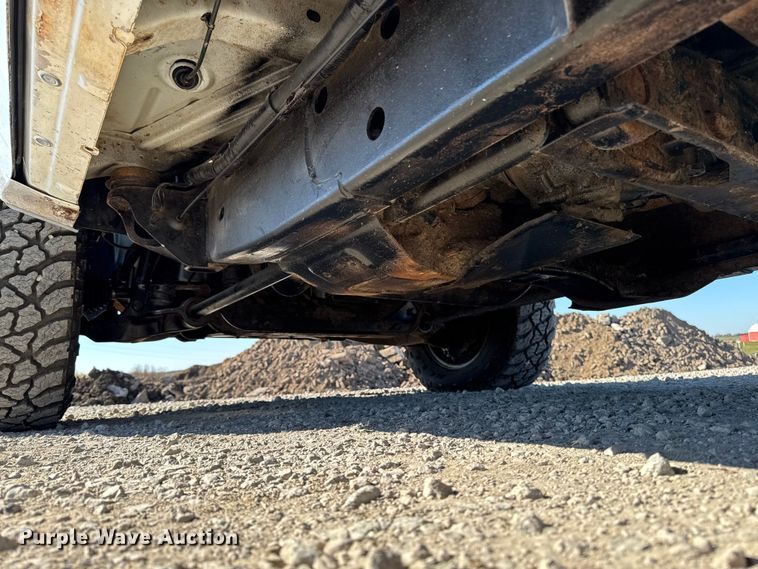 image for item ED1558 2012 Chevrolet Silverado 2500 HD Crew Cab pickup truck