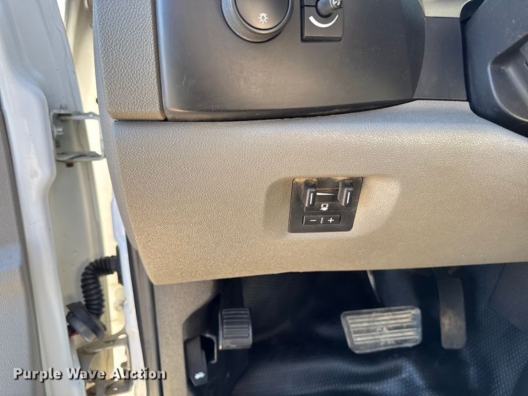 image for item ED1558 2012 Chevrolet Silverado 2500 HD Crew Cab pickup truck