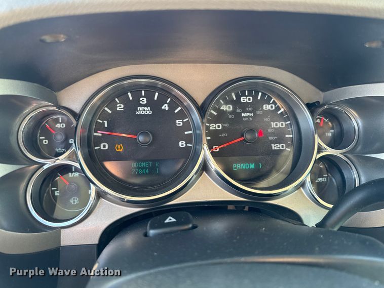 image for item ED1558 2012 Chevrolet Silverado 2500 HD Crew Cab pickup truck