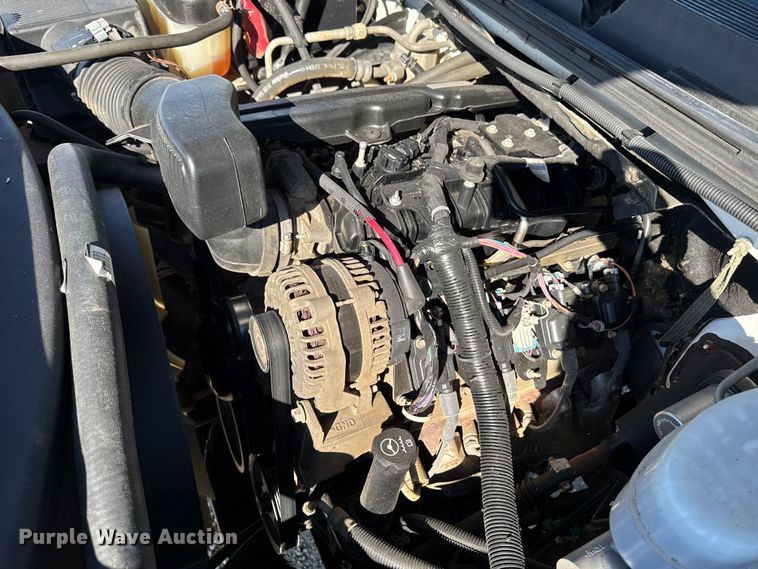 image for item ED1558 2012 Chevrolet Silverado 2500 HD Crew Cab pickup truck