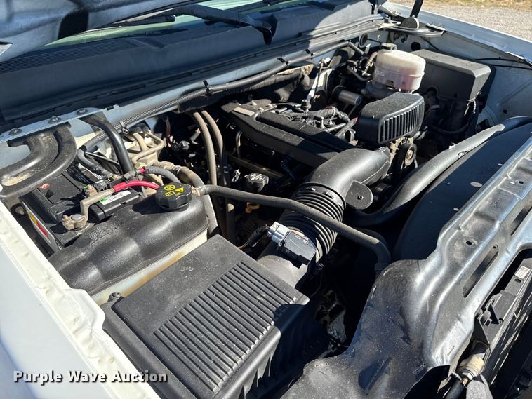 image for item ED1558 2012 Chevrolet Silverado 2500 HD Crew Cab pickup truck