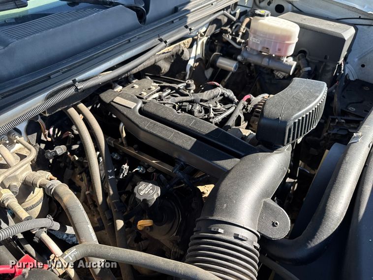 image for item ED1558 2012 Chevrolet Silverado 2500 HD Crew Cab pickup truck