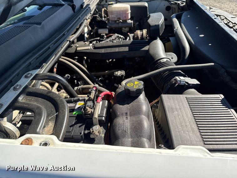 image for item ED1558 2012 Chevrolet Silverado 2500 HD Crew Cab pickup truck