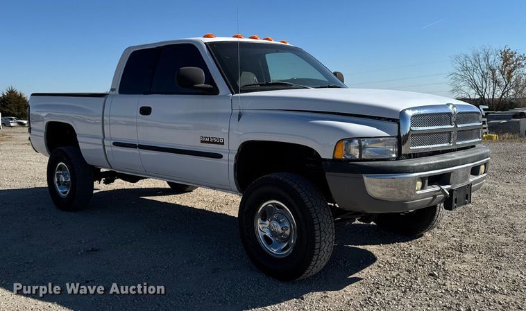 image for item ED1559 2002 Dodge Ram 2500 Quad Cab pickup truck